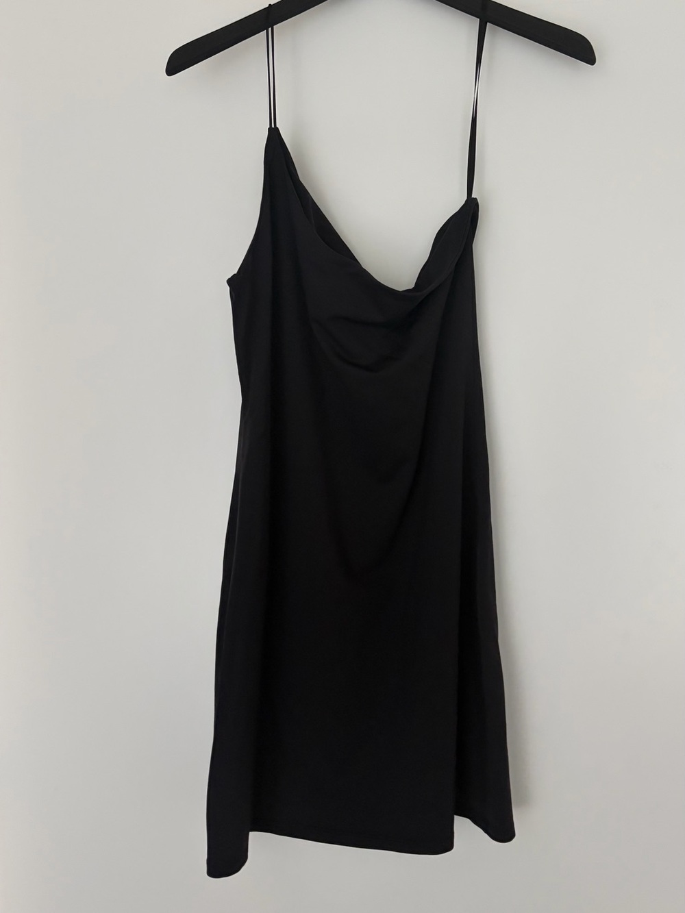CONTOUR ONE-SHOULDER DRESS